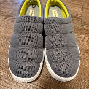 Men’s Deer Foam Slippers Shoes Gray & Yellow Size 11-12